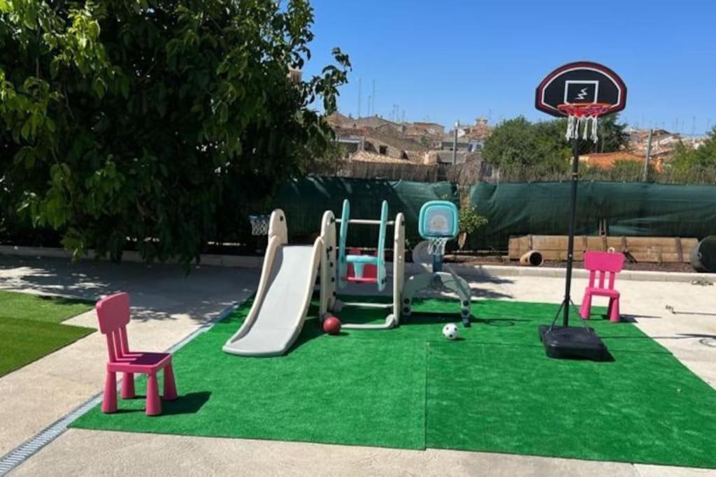 Agradable Villa con piscina Campillo de Altobuey Esterno foto